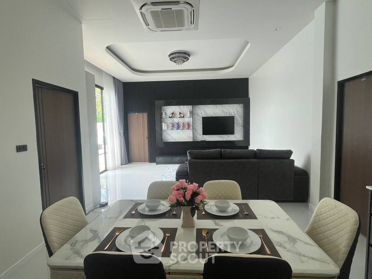 รูป วิลล่า 3-ห้องนอน ใกล้ พัทยาตะวันออก (ID 2217646) - รูปที่ 9/22