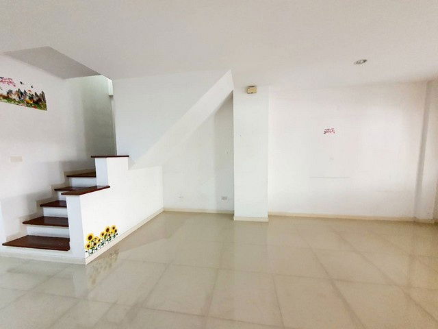 picture FOR SALE  TOWNHOUSE PROPERTY  2450000 BAHT. - 5/17