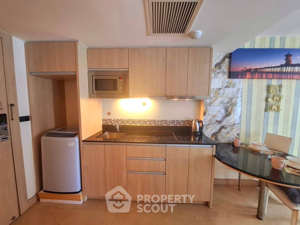 picture 1-BR Condo at The Cliff Condominium Pratumnak close to Pattaya (ID 2104396) - 8/12