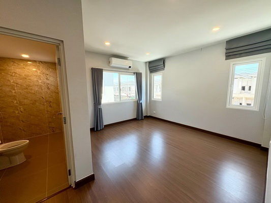 picture FOR RENT THE CITY SUKSAWAT 64 / 4 bedrooms 5 bathrooms / 53 Sqw. 230 Sqm. **55,000** NEW HOUSE. CLOSE TO BHUMIBOL BRIDGE - 8/15