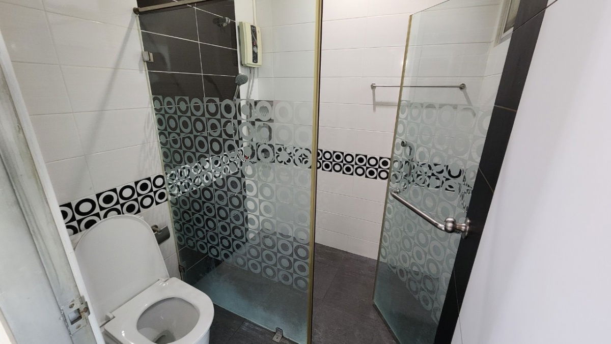 picture Four-bedroom detached house for rent in Soi Sukhumvit 49, near BTS Prompong Station - 8/21