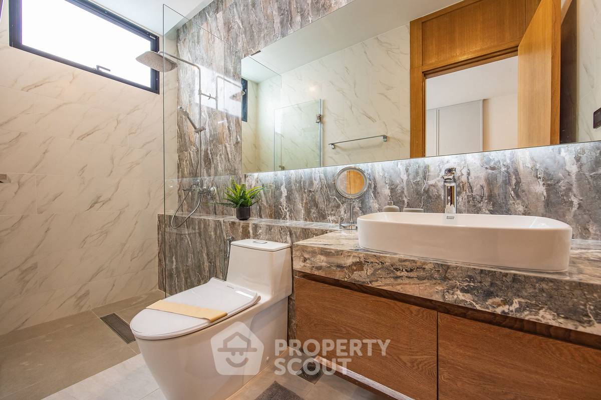 picture 4-BR Villa in Rawai (ID 1340038) - 12/27