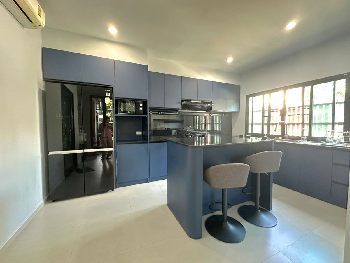 picture House for sale , near samyag market, central festival chiangmai. near 2nd ring road 700 m. - 10/16