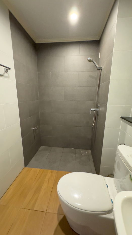 picture 🌟 FOR SALE: 3-Storey Townhome at Supalai Essence Ladprao | Prime Location near MRT Ladprao 101 🏡 Modern-style townhome with a functional layout - 16/18