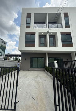 WS1649🏡 Urgent for rent! 3-storey townhouse, ready to move in, behind Muang Thong Thani | Near BTS, only 40,000 baht/month