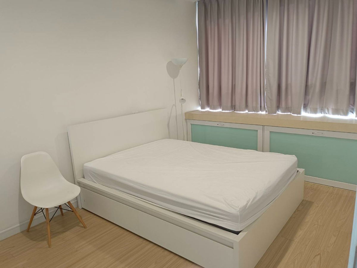 picture One-bedroom condominium unit for sale in T.C. Green Condominium, near MRT Petchaburi Station - 4/7