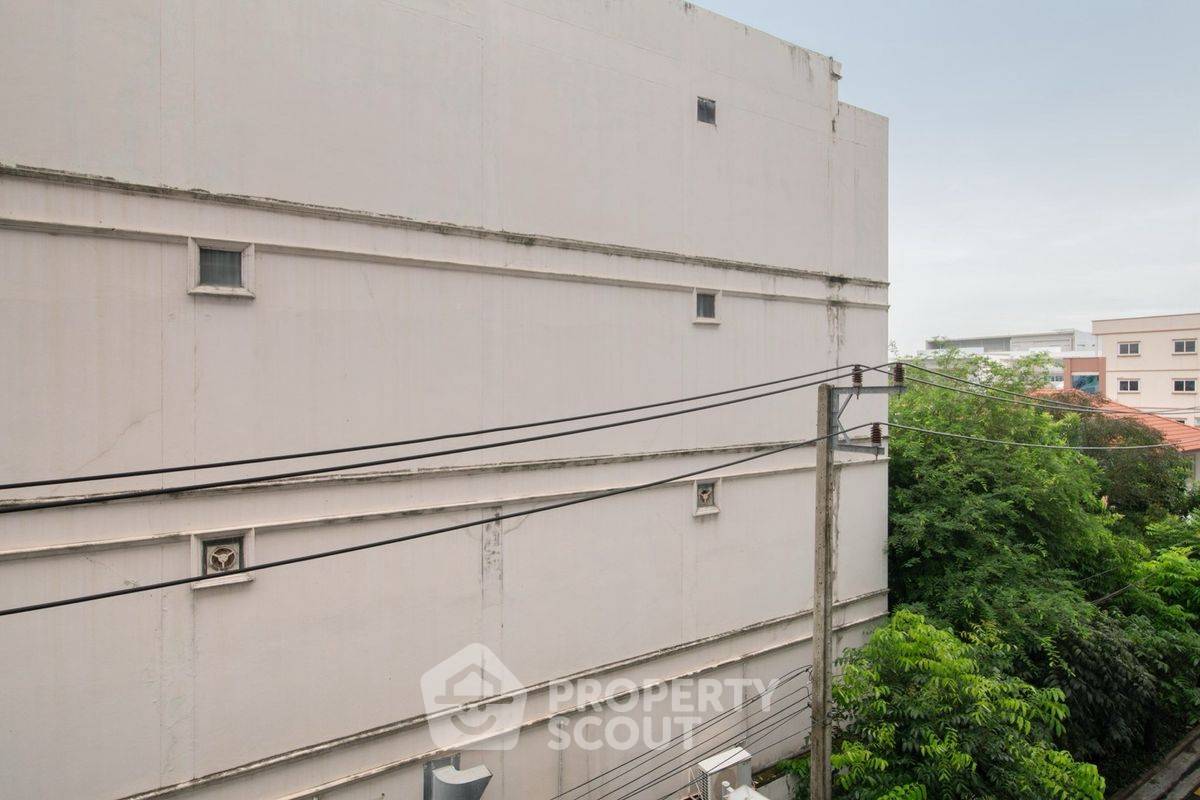 picture 1-BR Condo at D Condo Ramindra in Tha Raeng (ID 2219475) - 12/12