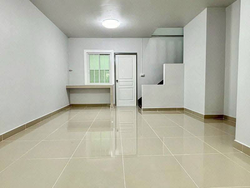 รูป ขายบ้านรีโนเวท หมู่บ้านพฤกษา 18 ทาวน์เฮาส์ 2 ชั้น พื้นที่ 18 ตร.ว. ขายเพียง 2.19 ล้านบาท - รูปที่ 3/8