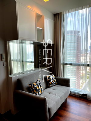 Condos for rent : 2 Beds 1 Bath Nice Room Good Location Close to BTS Ratchathewi 350 m. and Siam Paragon @ Wish Signature Midtown Siam