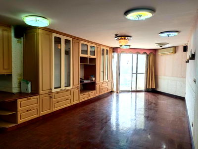 Condos for sale : Two-bedroom unit for sale in NS Tower Bangna Condominium, 2 minute walk from Central Bangna Department Store