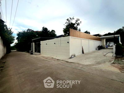 บ้านเดี่ยว ชลบุรี : วิลล่า 3-ห้องนอน ใกล้ พัทยาตะวันออก (ID 2217646)
