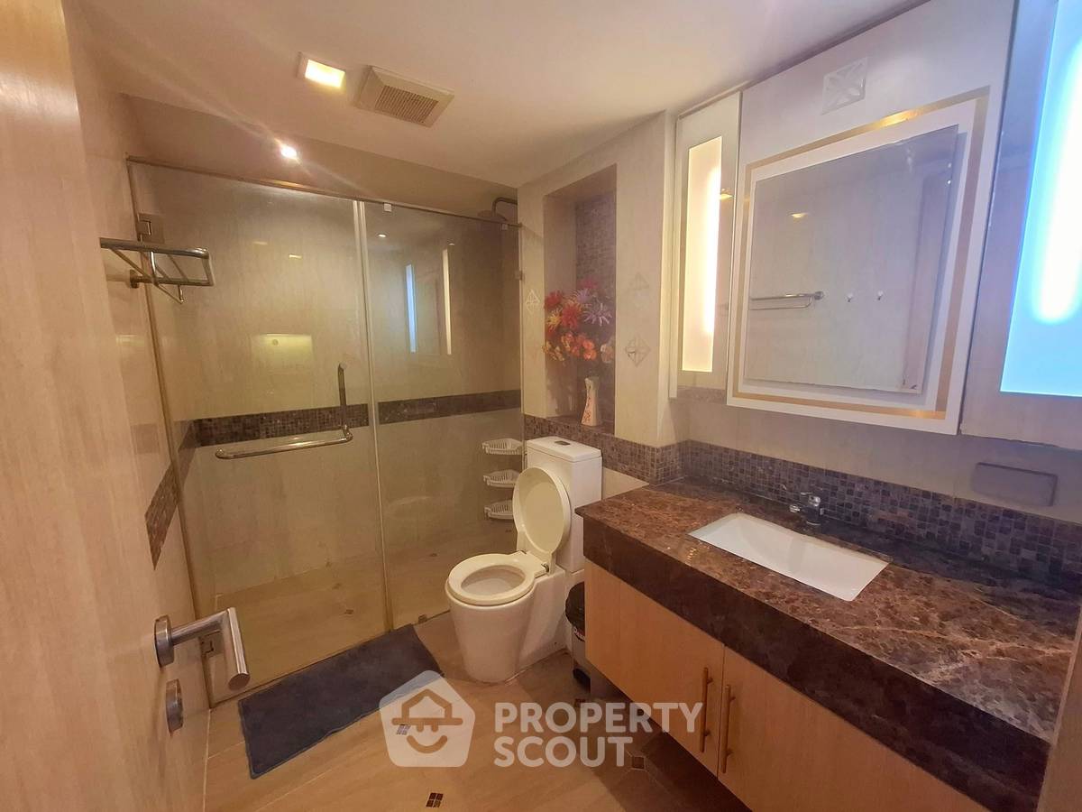 picture 1-BR Condo at The Cliff Condominium Pratumnak close to Pattaya (ID 2104396) - 11/12