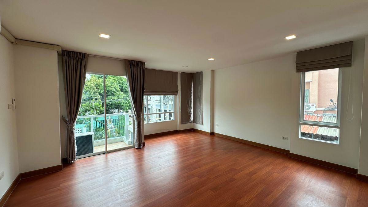 picture Townhouse for rent 📍 On Nut 46 – Srinakarin 36 | Near MRT Srinakarin 38 only 1.2 km. - 13/16