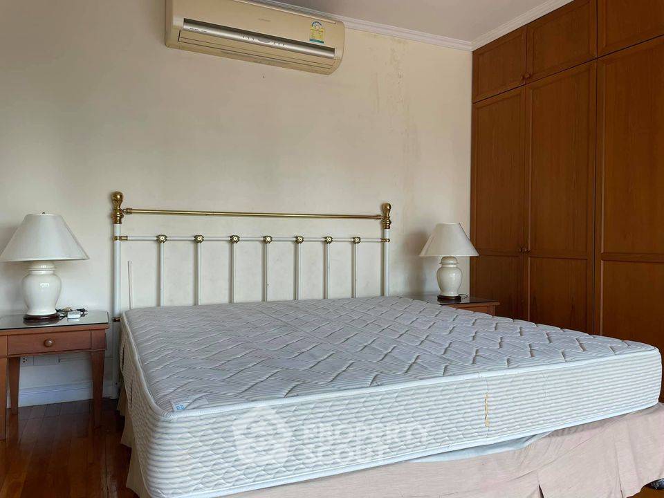 picture 2-BR Condo at Sathorn Gardens near MRT Si Lom (ID 482757) - 10/26