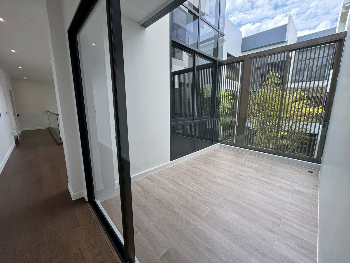 รูป HOT DEAL! บูก้าน กรุงเทพกรีฑา บ้านเดี่ยว 3 ชั้นพร้อมลิฟท์ ขนาด 540 SQM. - รูปที่ 8/13