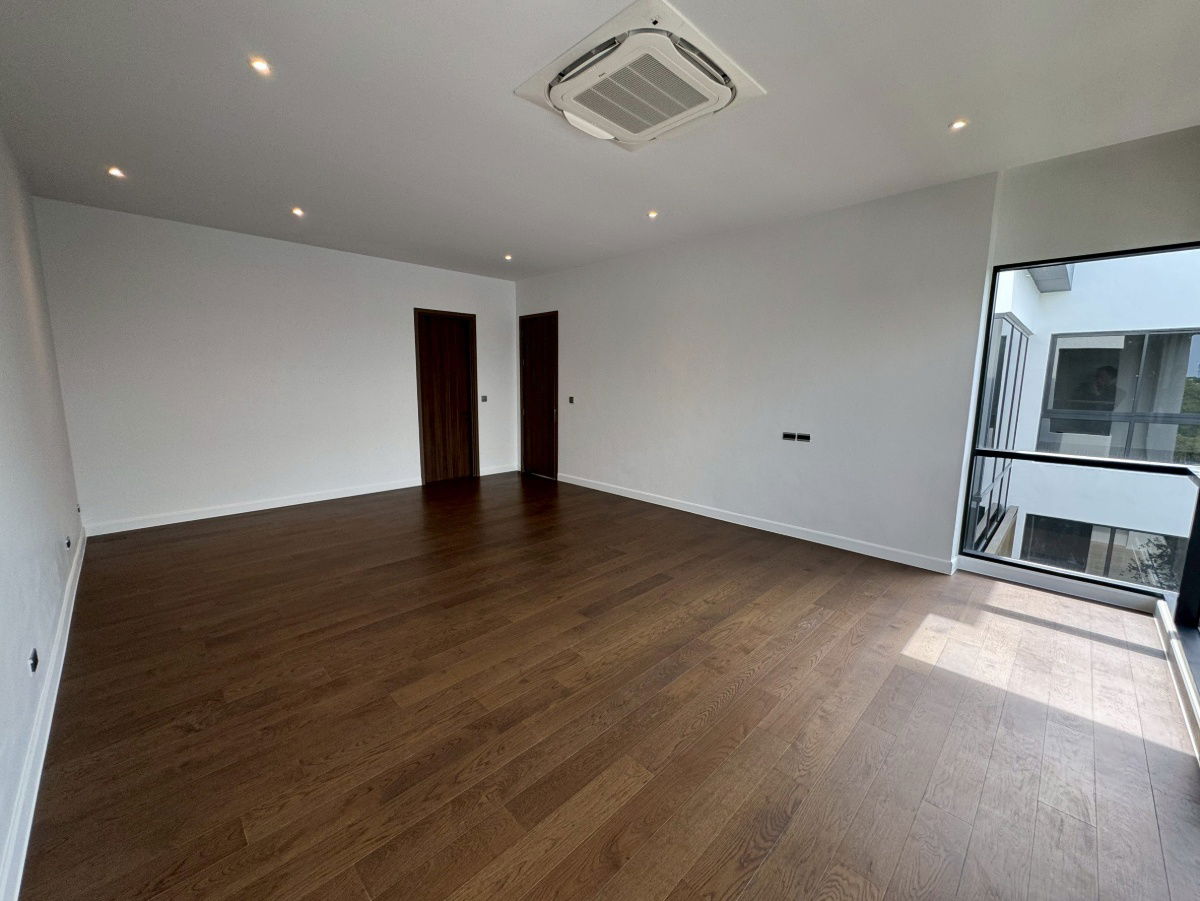 รูป HOT DEAL! บูก้าน กรุงเทพกรีฑา บ้านเดี่ยว 3 ชั้นพร้อมลิฟท์ ขนาด 540 SQM. - รูปที่ 11/13