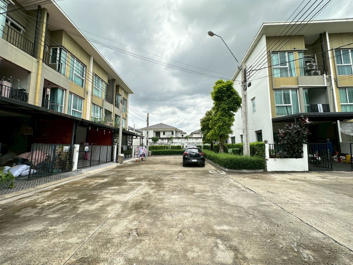 รูป ขายทาวน์โฮม 3 ชั้น หมู่บ้านเบล็สทาวน์ รามอินทรา 127 (Bless Town Ramintra 127) ถนนรามอินทรา #LB122 – 001059 - รูปที่ 19/20