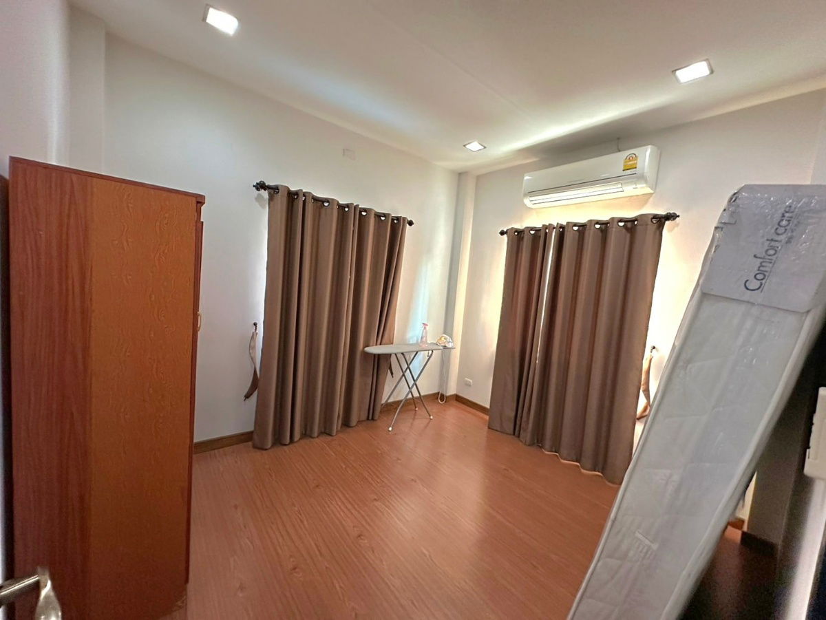 picture House for sale , near samyag market, central festival chiangmai. near 2nd ring road 700 m. - 2/16