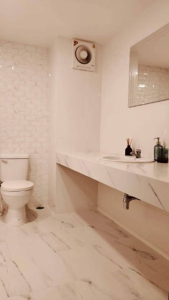 picture Urgent Sale! Condo with Tenant "Laem Chabang Tower" - Cheapest in Project! 8th Floor, City Center, Newly Renovated. - 15/16