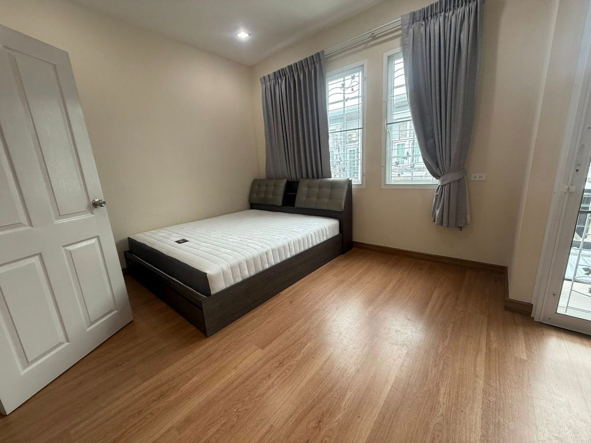 picture For Rent at Golden Town Sukhumvit-Bearing  - 9/10