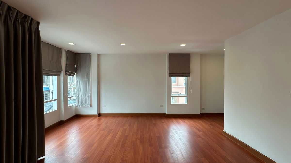picture Townhouse for rent 📍 On Nut 46 – Srinakarin 36 | Near MRT Srinakarin 38 only 1.2 km. - 6/16