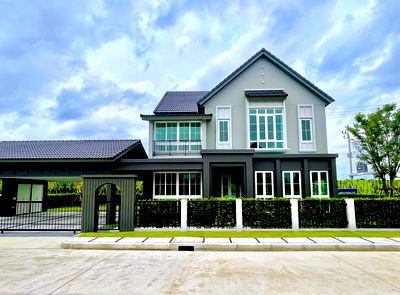 Houses for sale : Luxury Modern Farmhouse on 100 SQ.W. | 5 Minutes from Borommaratchachonnani Road
