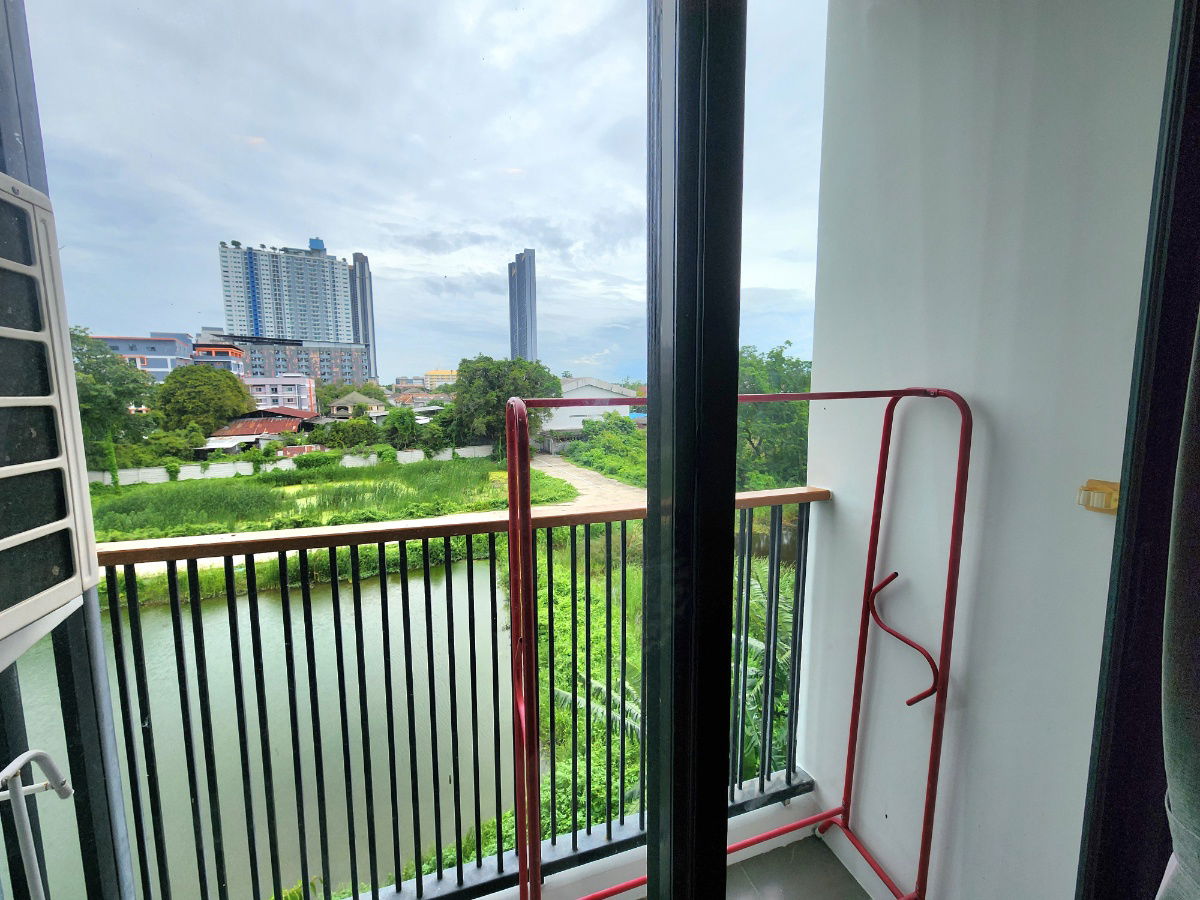 รูป รีโนเวทใหม่ ทาสีใหม่ **จอดรถได้ รถยนต์ 1 มอไซค์ 1 **ให้เช่า Zelle รัตนาธิเบศร์ ชั้น 4 ขนาด 32 ตรม. **มีเครื่องซักผ้า**โครการติดถนนใหญ่*SN507.1 - รูปที่ 18/52