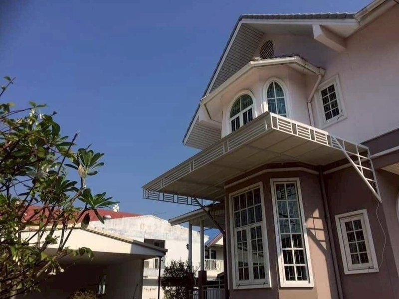 ขายบ้านเดี่ยว : P0130 ขายด่วน! บ้านเดี่ยวปุญณวิถี หมู่บ้านเมืองทอง 4 สุขุมวิท 101