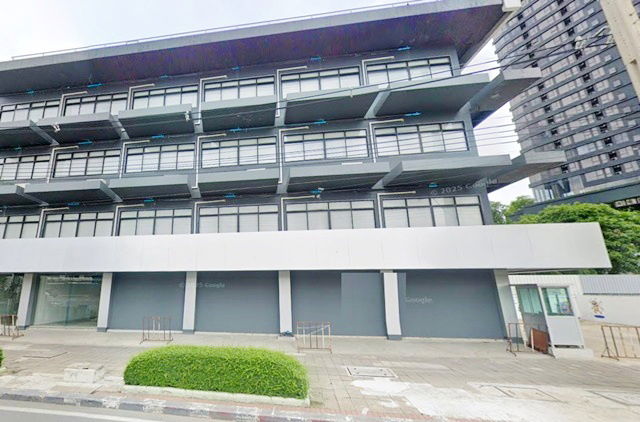 picture MRT Queen Sirikit National Convention Center 600 m. MRT Khlong Toei 500 m. Commercial building for r - 1/8