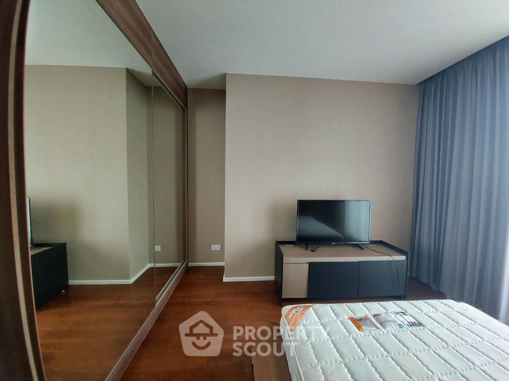 picture 3-BR Condo at Menam Residences in Wat Phraya Krai (ID 2223259) - 10/17