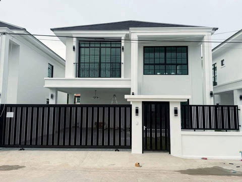 2-storey detached house for sale near Sukhumvit Road, Pattaya, opposite the Pattaya Prosecutor's Court.