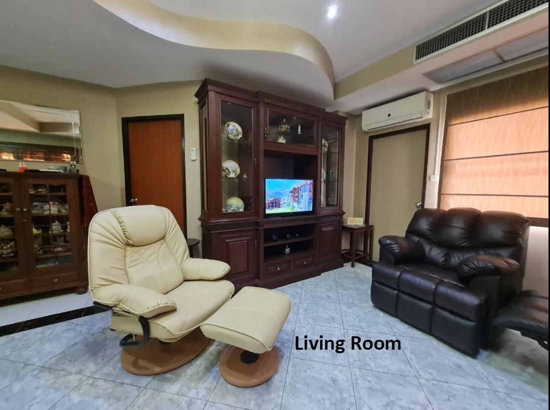 picture Corner 4-bedroom unit for sale in The Trio Garden Condominium - 24/44