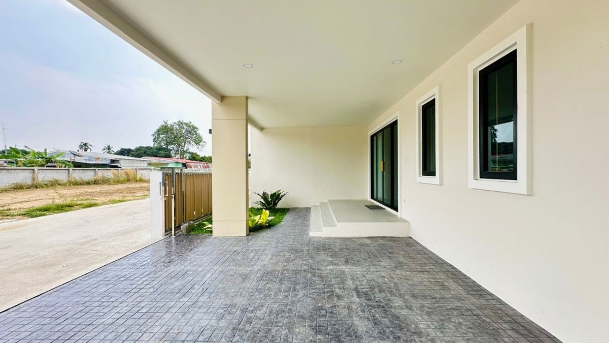 picture New Homes Near International Schools! 10 Mins to Regent & Rugby. From 3.89M THB. - 4/29