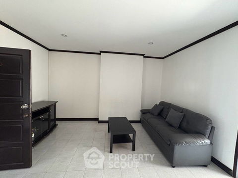 2-BR Condo at Country Complex Bangna near BTS Bang Na (ID 2075434)