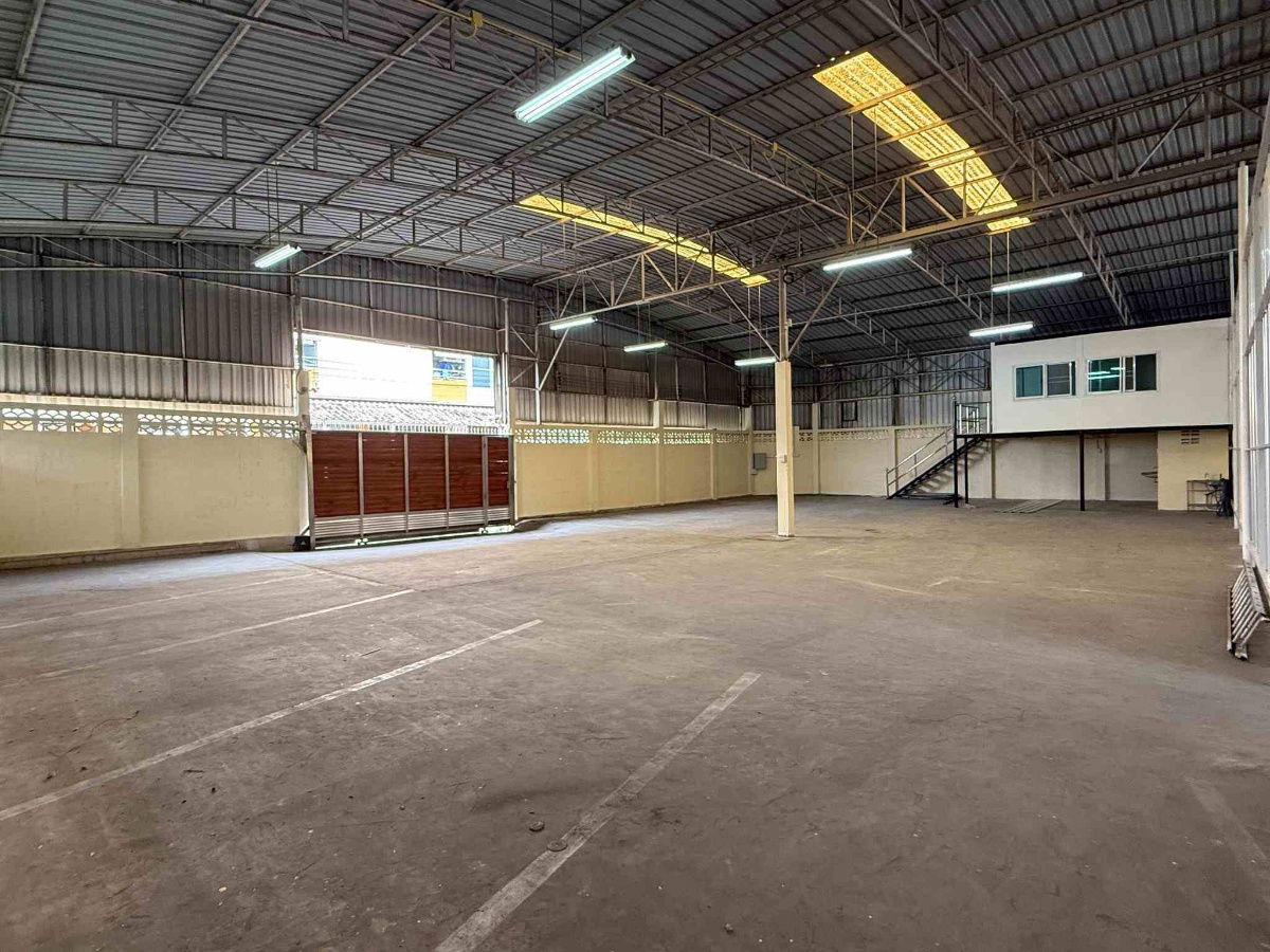 picture Warehouse for rent with office, Chalongkrung Road, Lat Krabang District B996 - 1/6