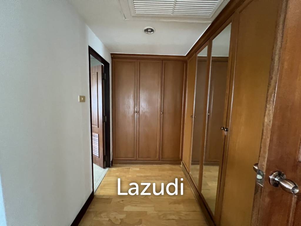 picture 4 Bedroom 4 bathroom Condo 272 Sq.m. at Liang Garden Bangkok - 8/17