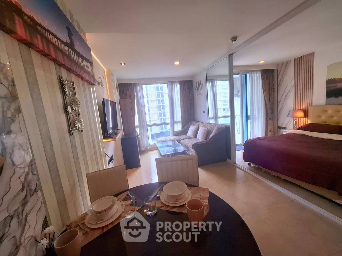 picture 1-BR Condo at The Cliff Condominium Pratumnak close to Pattaya (ID 2104396) - 1/12