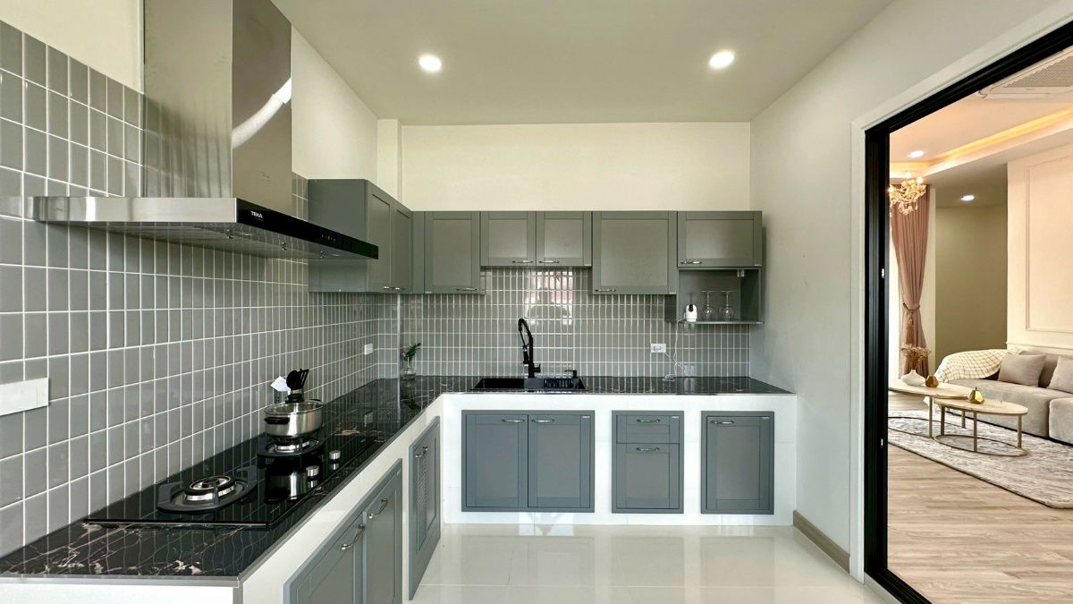 picture New Homes Near International Schools! 10 Mins to Regent & Rugby. From 3.89M THB. - 16/29