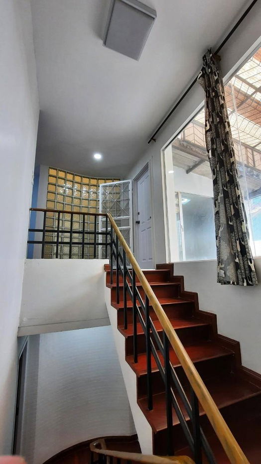 picture Sales Big Townhouse 4 story, 5 bedrooms, Warathorn Ville, Phatthanakan 44, Fully Furnished with tenants - 8/9