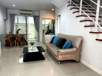 Townhouses for rent วิทยาลัยเซนต์หลุยส์ : For Rent 3-story Townhouse BAAN KLANG KRUNG SATHORN 3 bedroom 3 bathroom