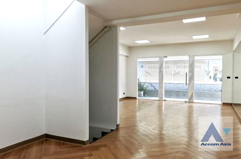 picture 🔼🔽 AccomA 📩  5 BR Townhouse @Park Avenue (AA18595) - 8/10