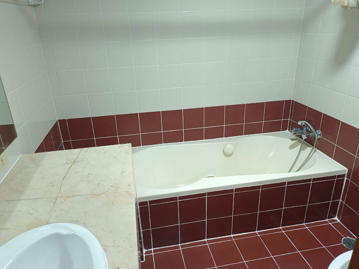 picture Three-bedroom Condominium unit for Rent in Thana city Condominium, Near Vero International School, 10 minute drive to Suvanaphum Airport - 9/15