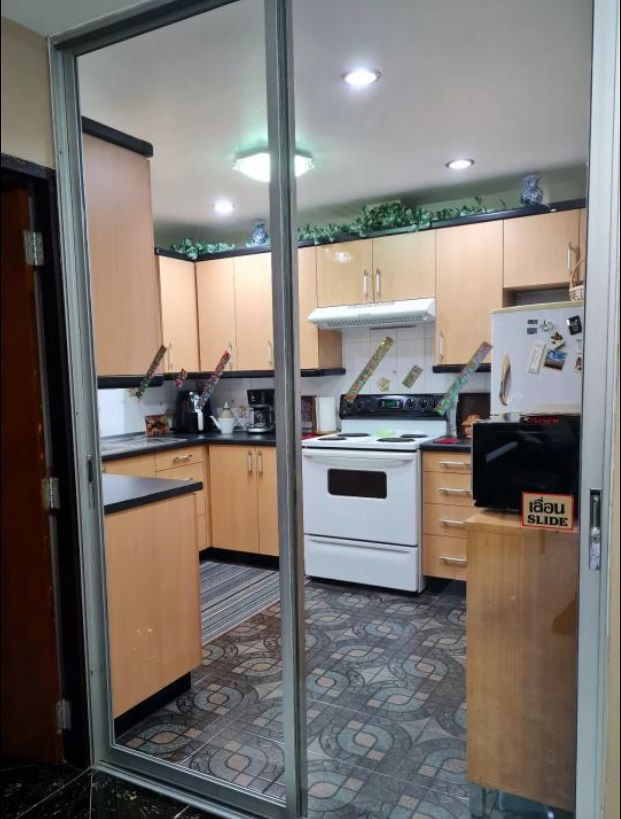 picture Corner 4-bedroom unit for sale in The Trio Garden Condominium - 25/44