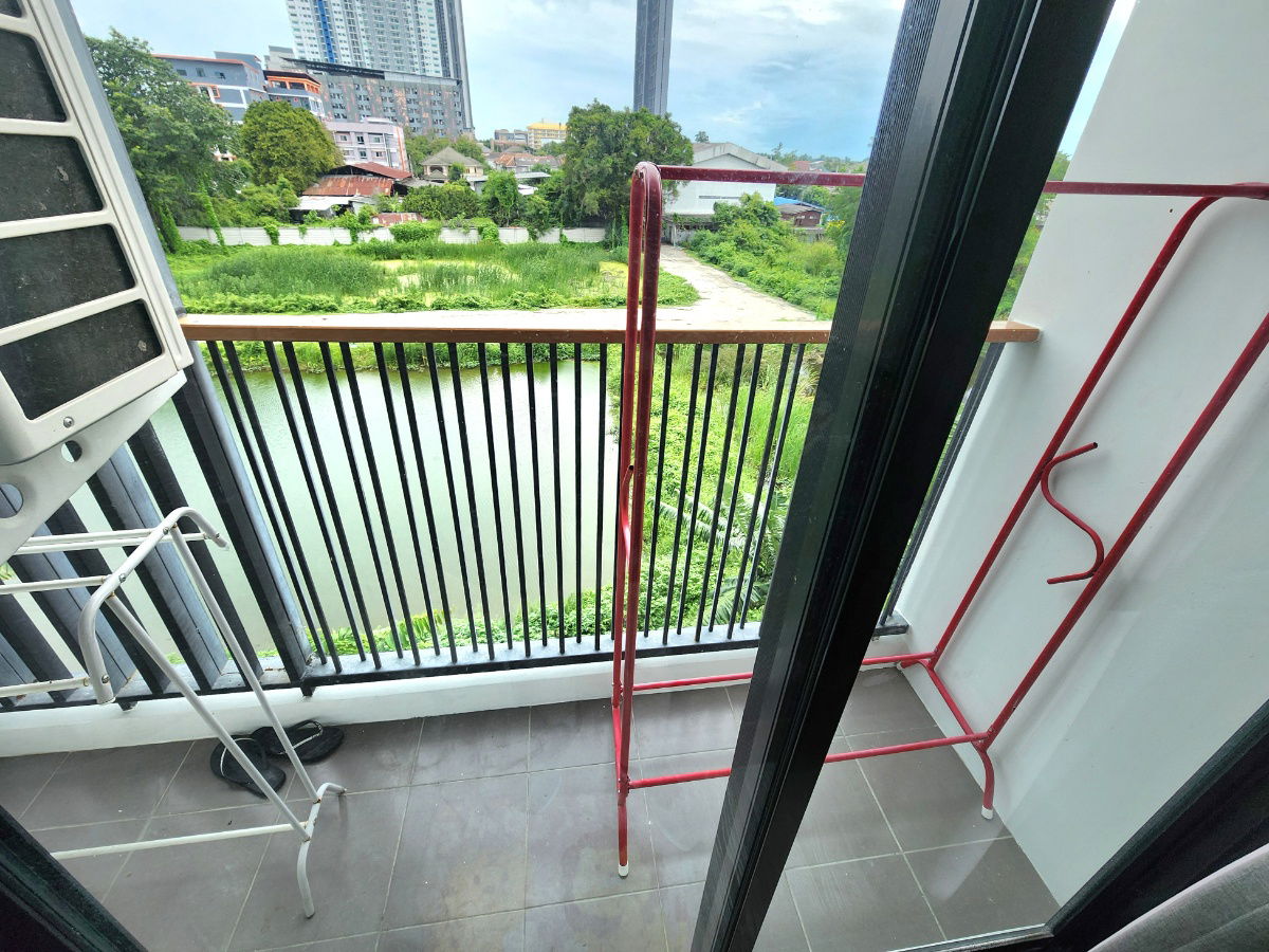 รูป รีโนเวทใหม่ ทาสีใหม่ **จอดรถได้ รถยนต์ 1 มอไซค์ 1 **ให้เช่า Zelle รัตนาธิเบศร์ ชั้น 4 ขนาด 32 ตรม. **มีเครื่องซักผ้า**โครการติดถนนใหญ่*SN507.1 - รูปที่ 17/52