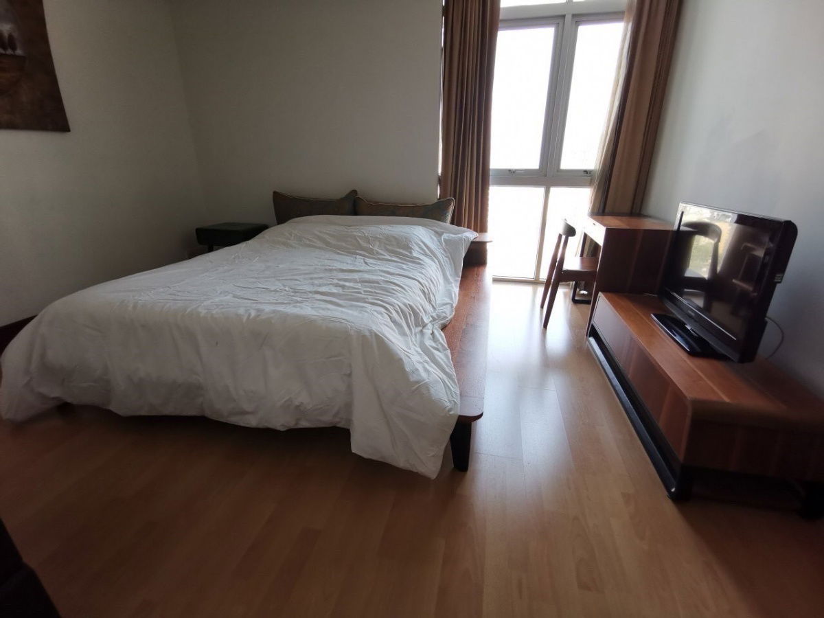 picture Special Price! 3 Beds  2 Baths Prime Location: In the heart of Ekkamai - 10/11