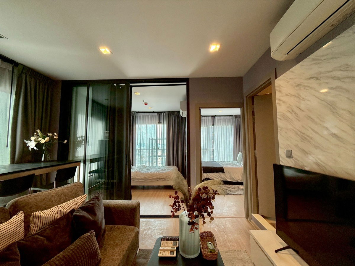 picture Life Asoke Rama9 2 Bed 1 bath for rent with full decoration - 2/13