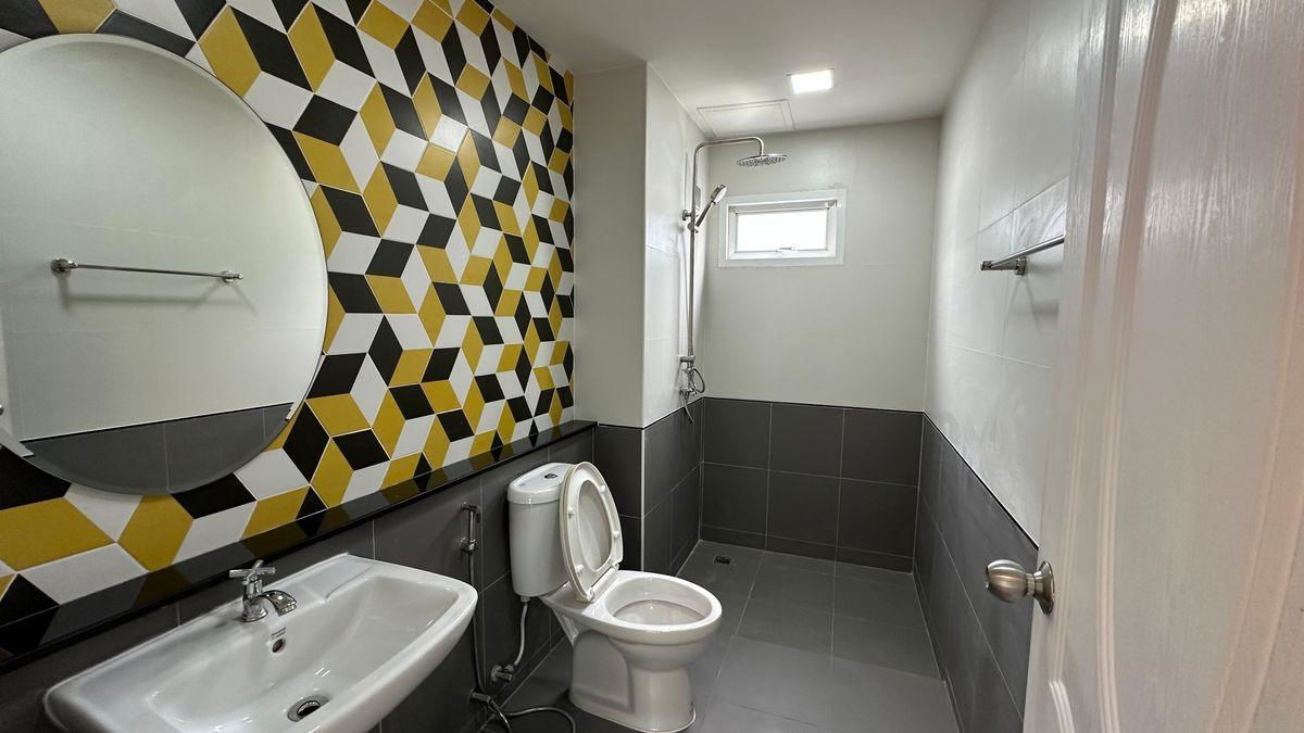 picture Townhouse for rent 📍 On Nut 46 – Srinakarin 36 | Near MRT Srinakarin 38 only 1.2 km. - 5/16