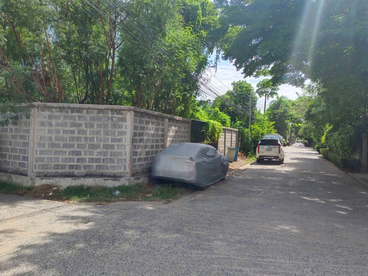 picture Land for Sale in Soi Udomsuk 56, near Yellow Line Sri Udom station - 3/6