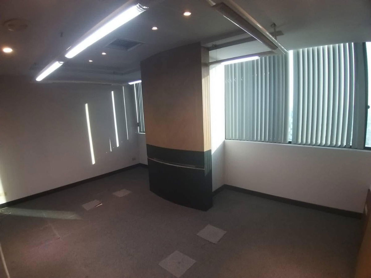 รูป ให้เช่า สำนักงาน Central city tower ขนาด 250 ตารางเมตร อยู่ภายในห้างเซนทรัล บางนา  ราคาเช่า 290 บาท/ตรม.  รวม  72,500 บาทต่อเดือน - รูปที่ 7/12