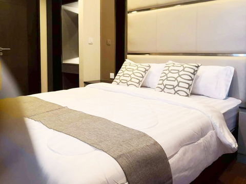 1 Bed Large Room Private Lift Good view & Perfect Location Close to BTS Ratchathewi 350 m.  @ Wish Signature Midtown Siam